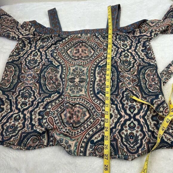 BCBG MaxAzria Size L Off Shoulder Statement Sleeve Paisley Blouse Medallion Boho - Picture 10 of 10